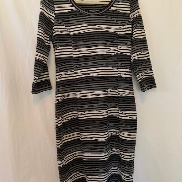 Metalicus Black & White Striped Stretch Dress – Size M – 3/4 Sleeve - Picture 1 of 4
